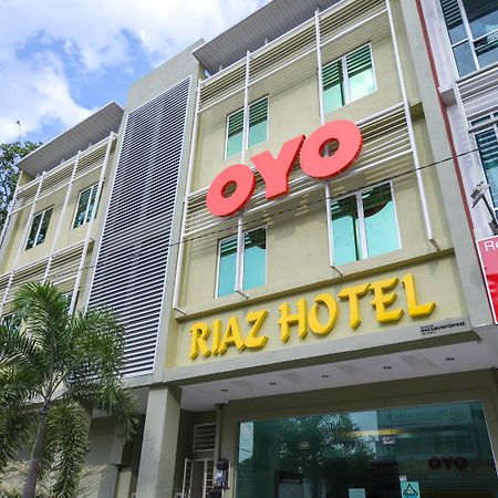 Oyo89839里亚兹酒店 Malacca 外观 照片