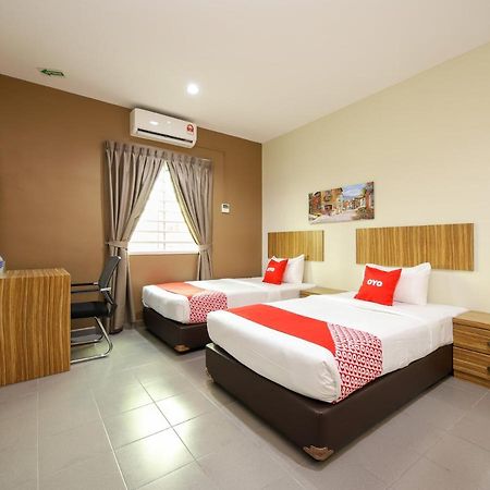 Oyo89839里亚兹酒店 Malacca 外观 照片