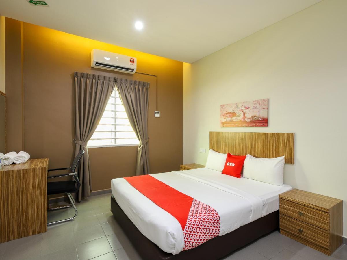 Oyo89839里亚兹酒店 Malacca 外观 照片